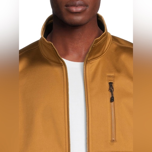 The Swiss Tech Men's Softshell Jacket - Picture 3 of 10